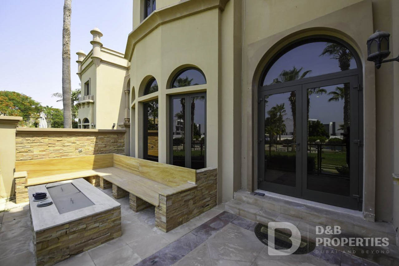 Luxury Living | Private Beach | Big Layout