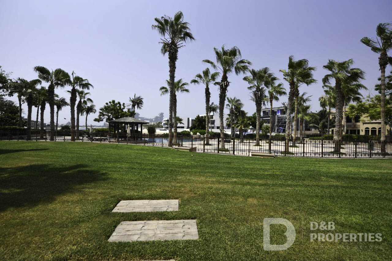 Luxury Living | Private Beach | Big Layout