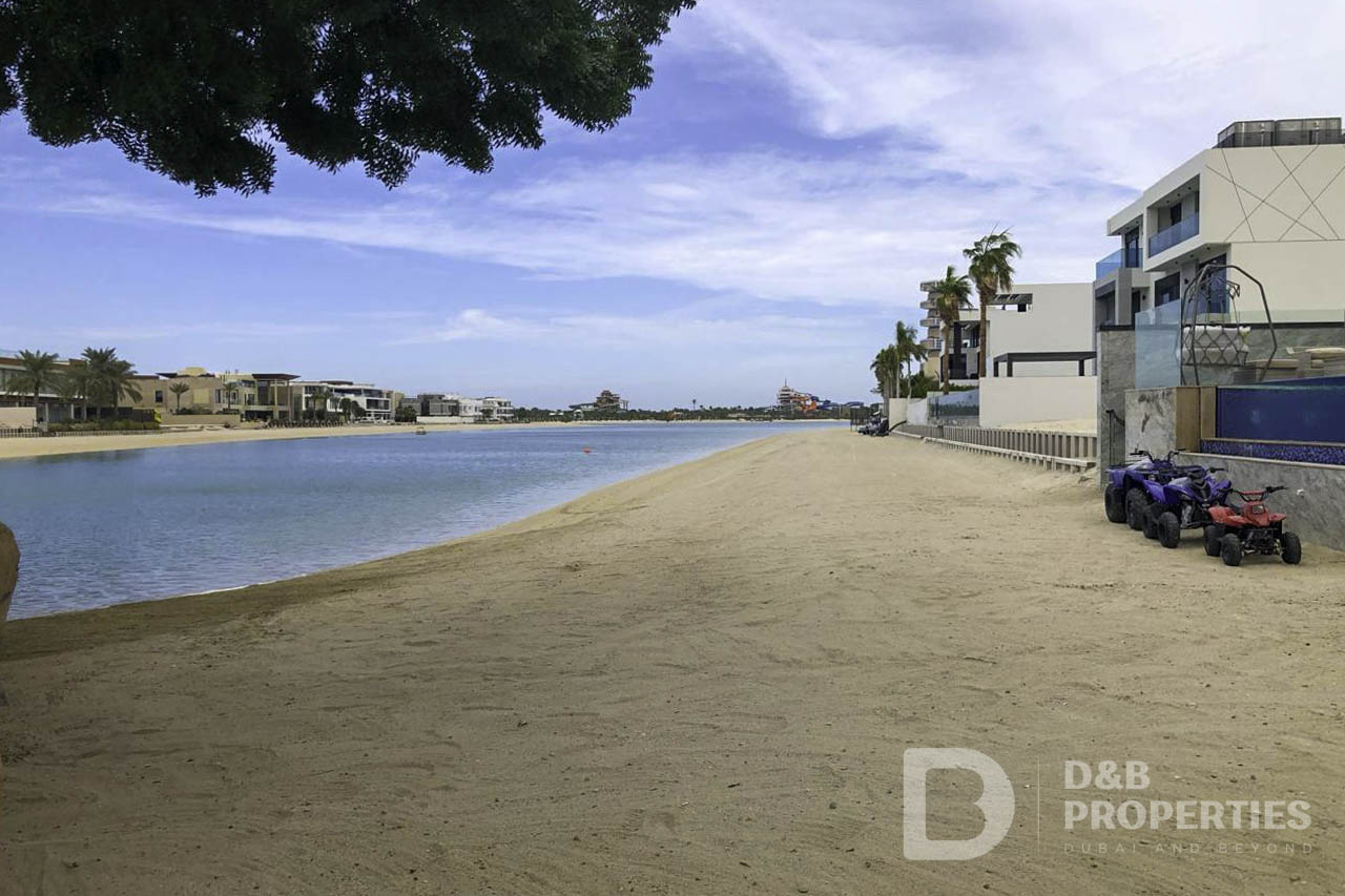Luxury Living | Private Beach | Big Layout