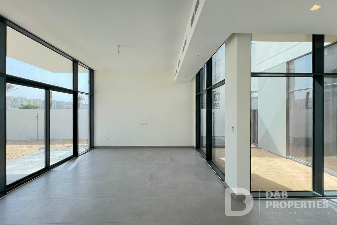 Family Community | Large Plot | Spacious 4BR Villa