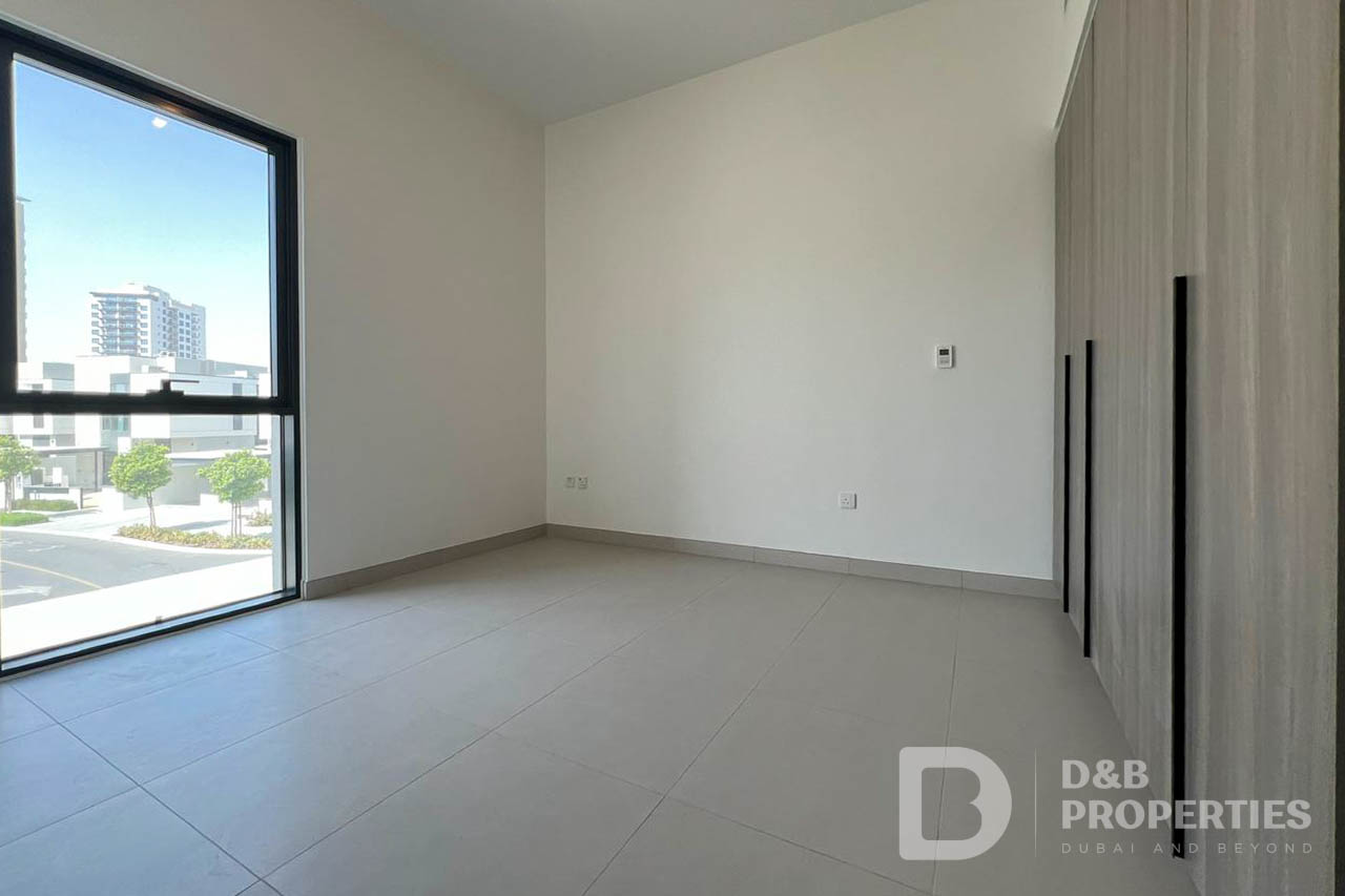 Family Community | Large Plot | Spacious 4BR Villa