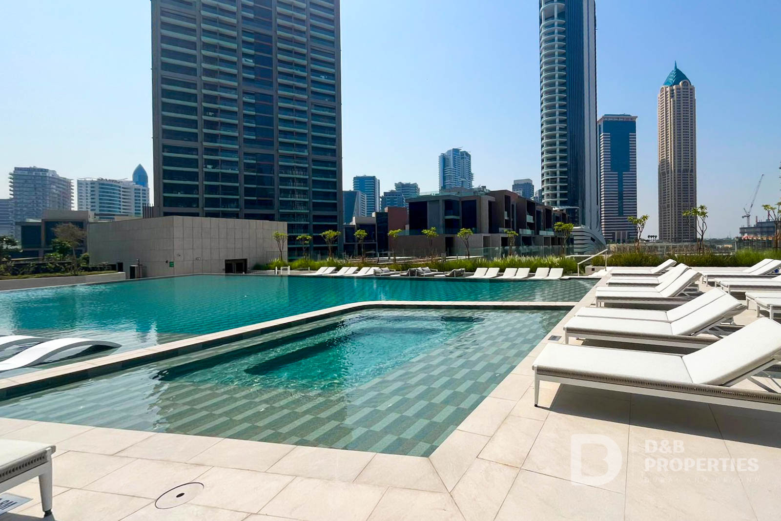 Vacant on May | Prime Location | Community View