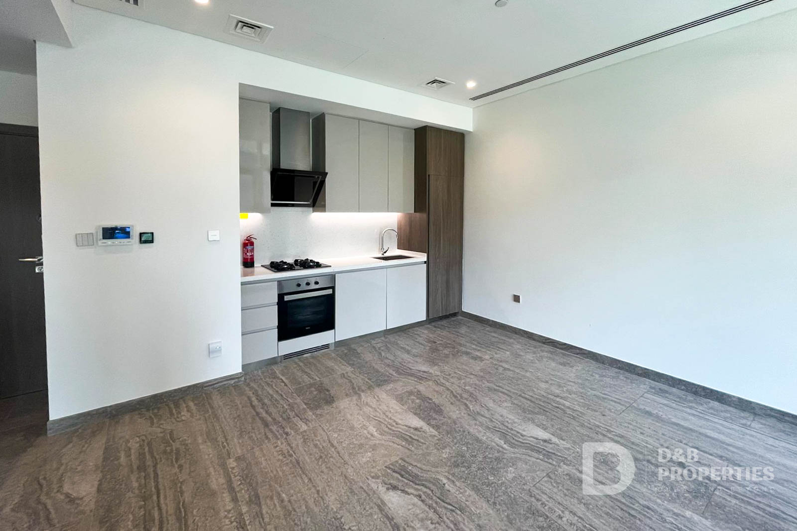 Vacant on May | Prime Location | Community View