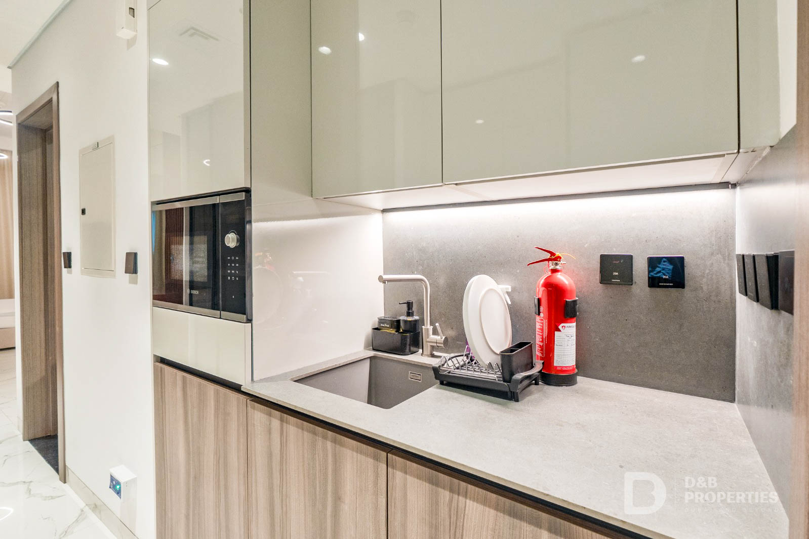 BRAND NEW | FURNISHED | LOWER FLOOR