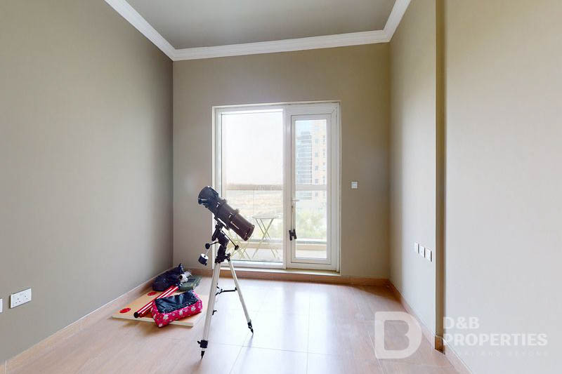 Exclusive | Spacious with Study Room | Vacant