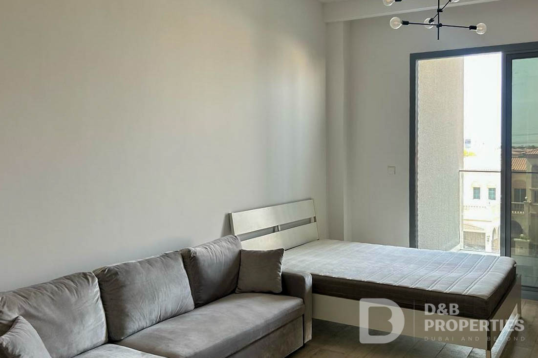 Spacious Apartment | Vacant | Villas View