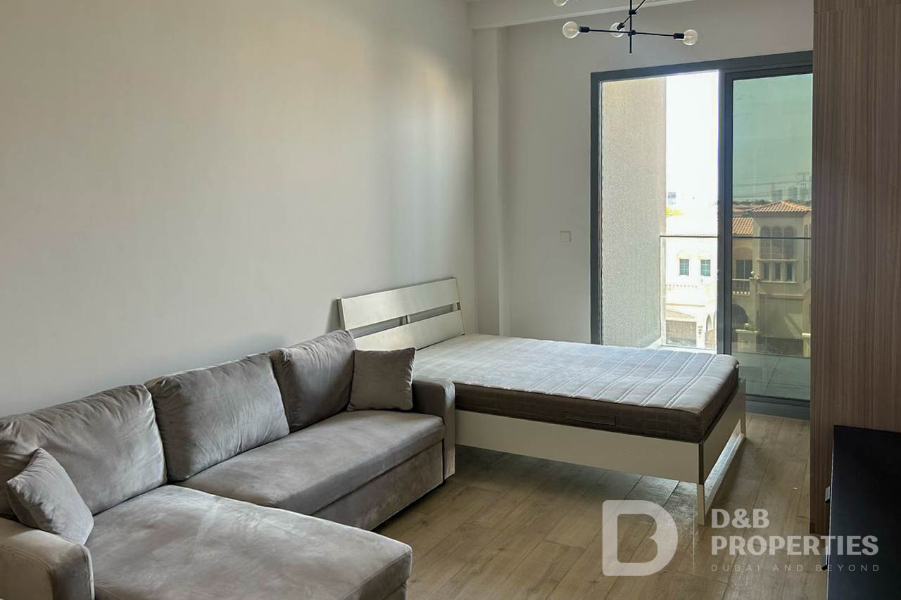 Spacious Apartment | Vacant | Villas View