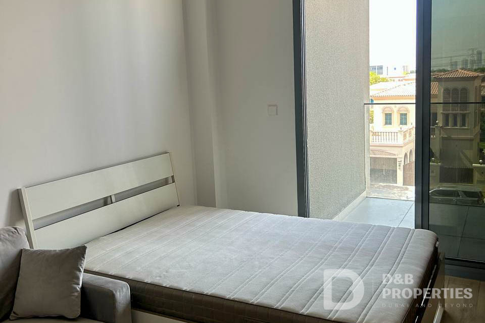 Spacious Apartment | Vacant | Villas View