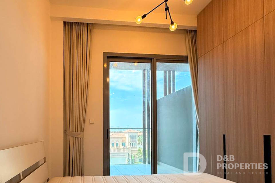Spacious Apartment | Vacant | Villas View