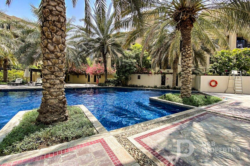 Burj Khalifa View | Tenanted | 3min to Dubai Mall