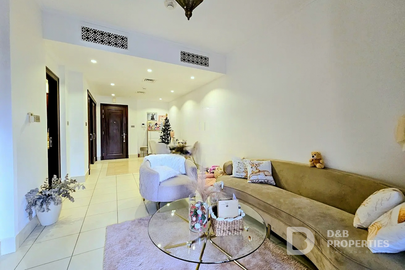Burj Khalifa View | Tenanted | 3min to Dubai Mall