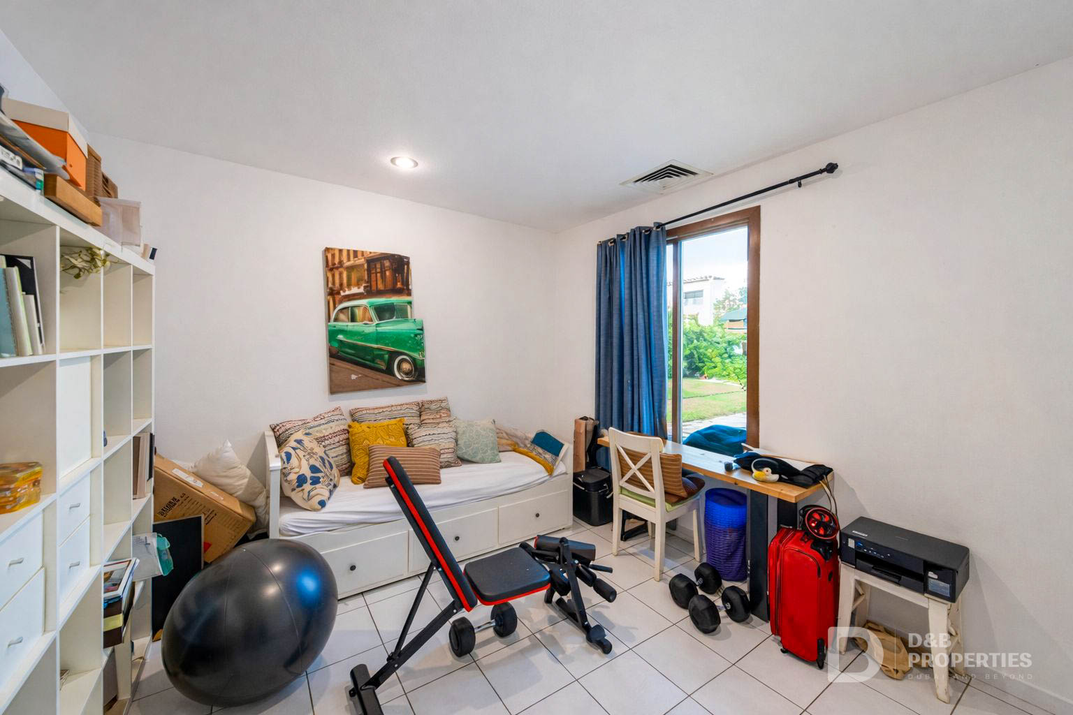 Prime Location | GCC Option | Corner Plot