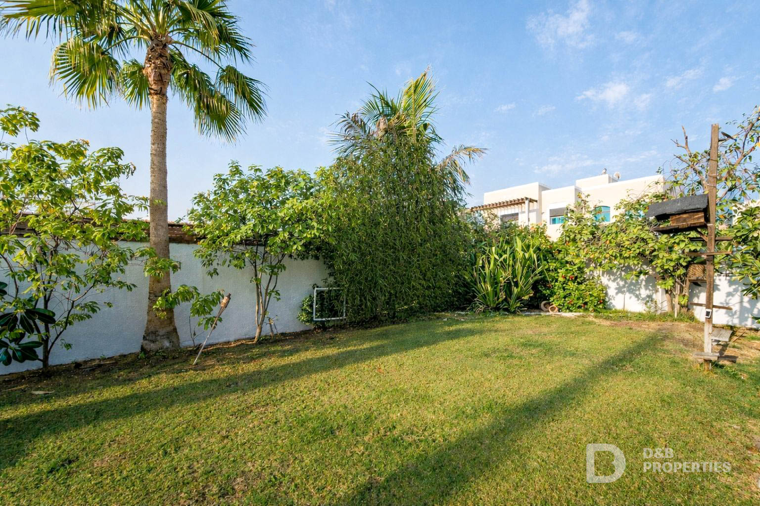 Prime Location | GCC Option | Corner Plot