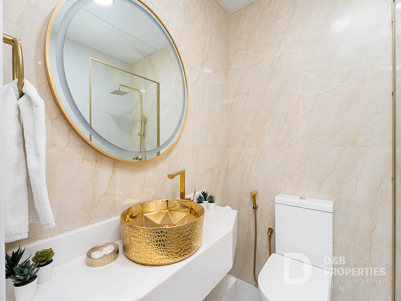 Unique Unit | Fully Upgraded | Marina View
