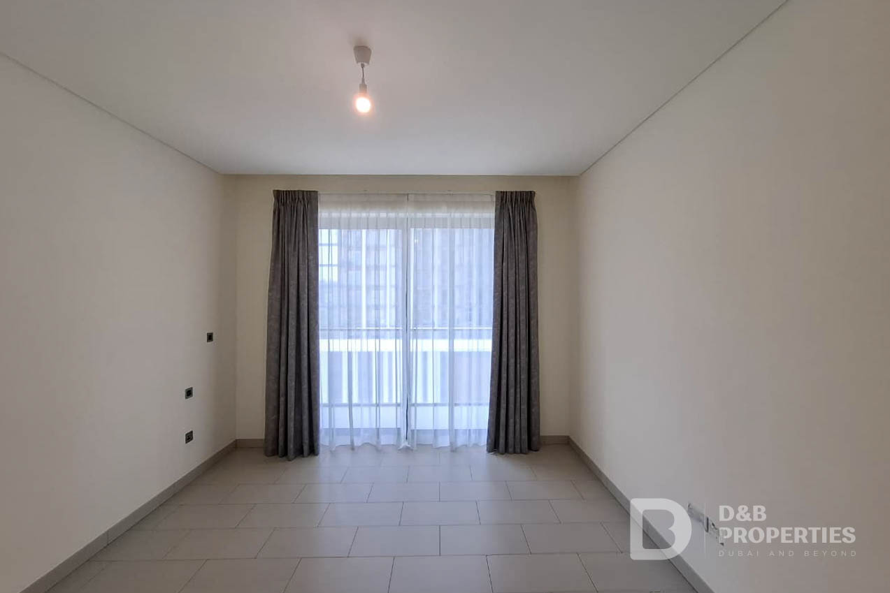 Spacious Layout | Mid Floor | Community View