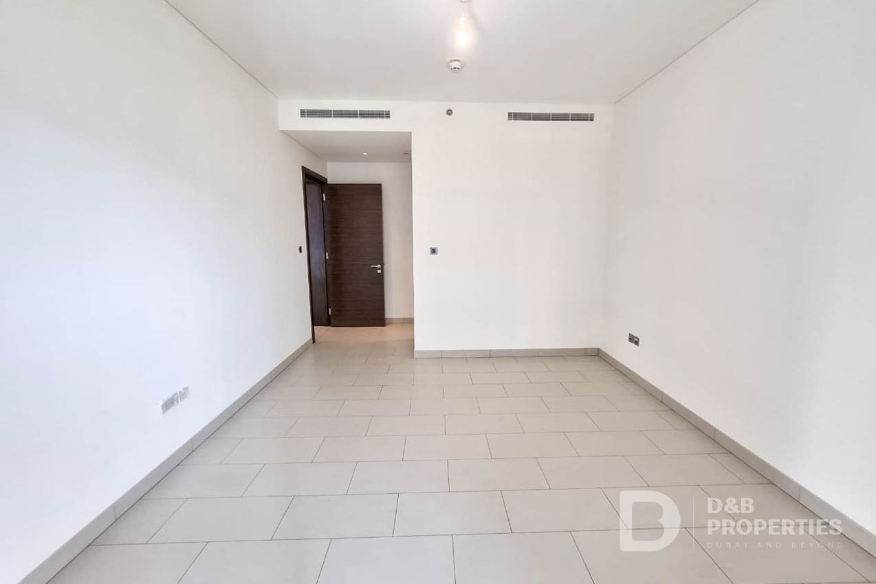 Spacious Layout | Mid Floor | Community View
