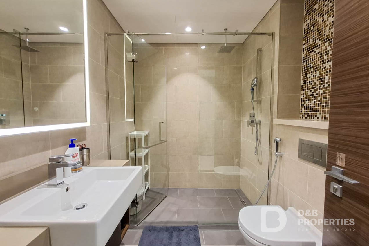 Spacious Layout | Mid Floor | Community View