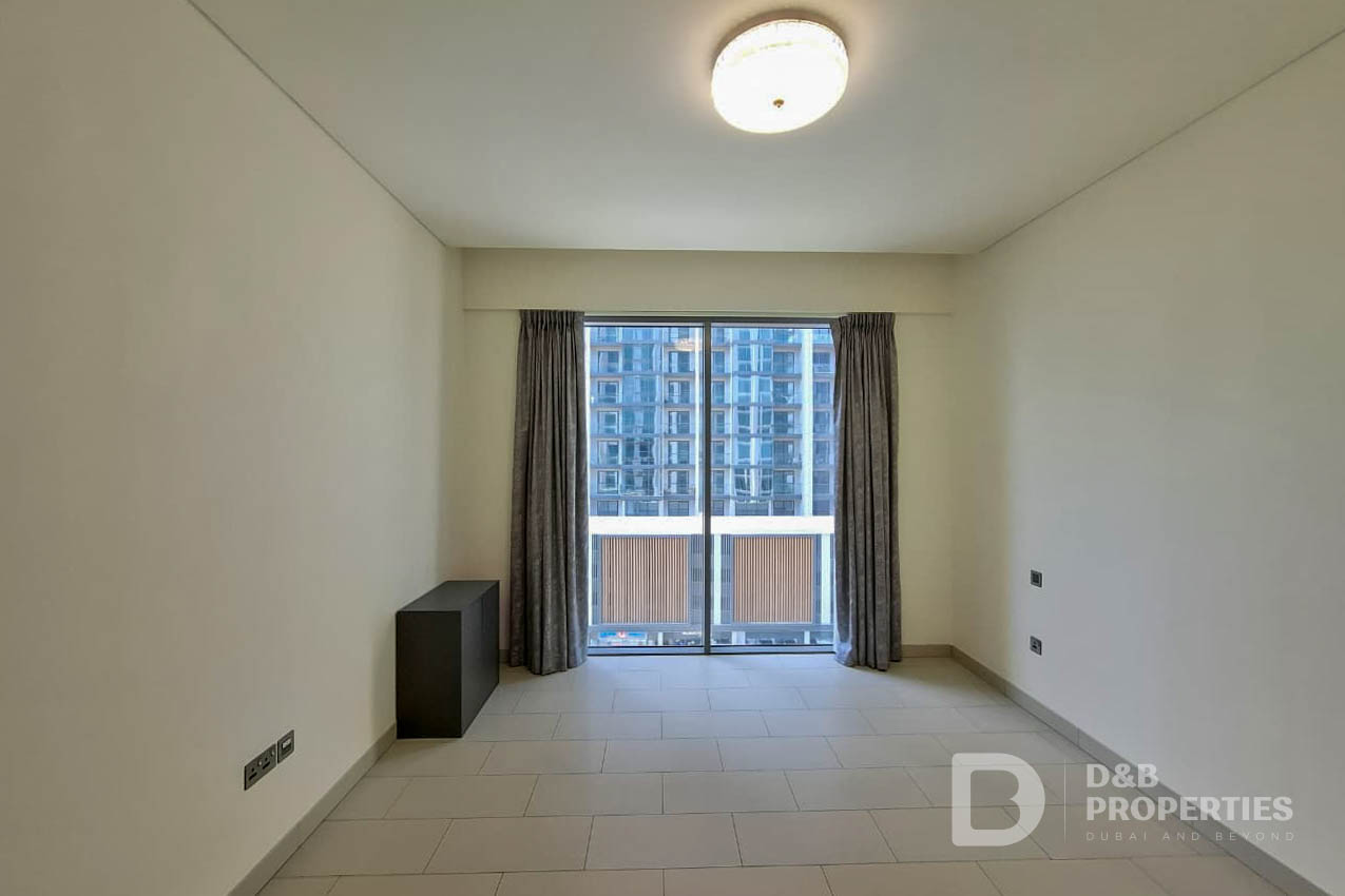 Spacious Layout | Mid Floor | Community View