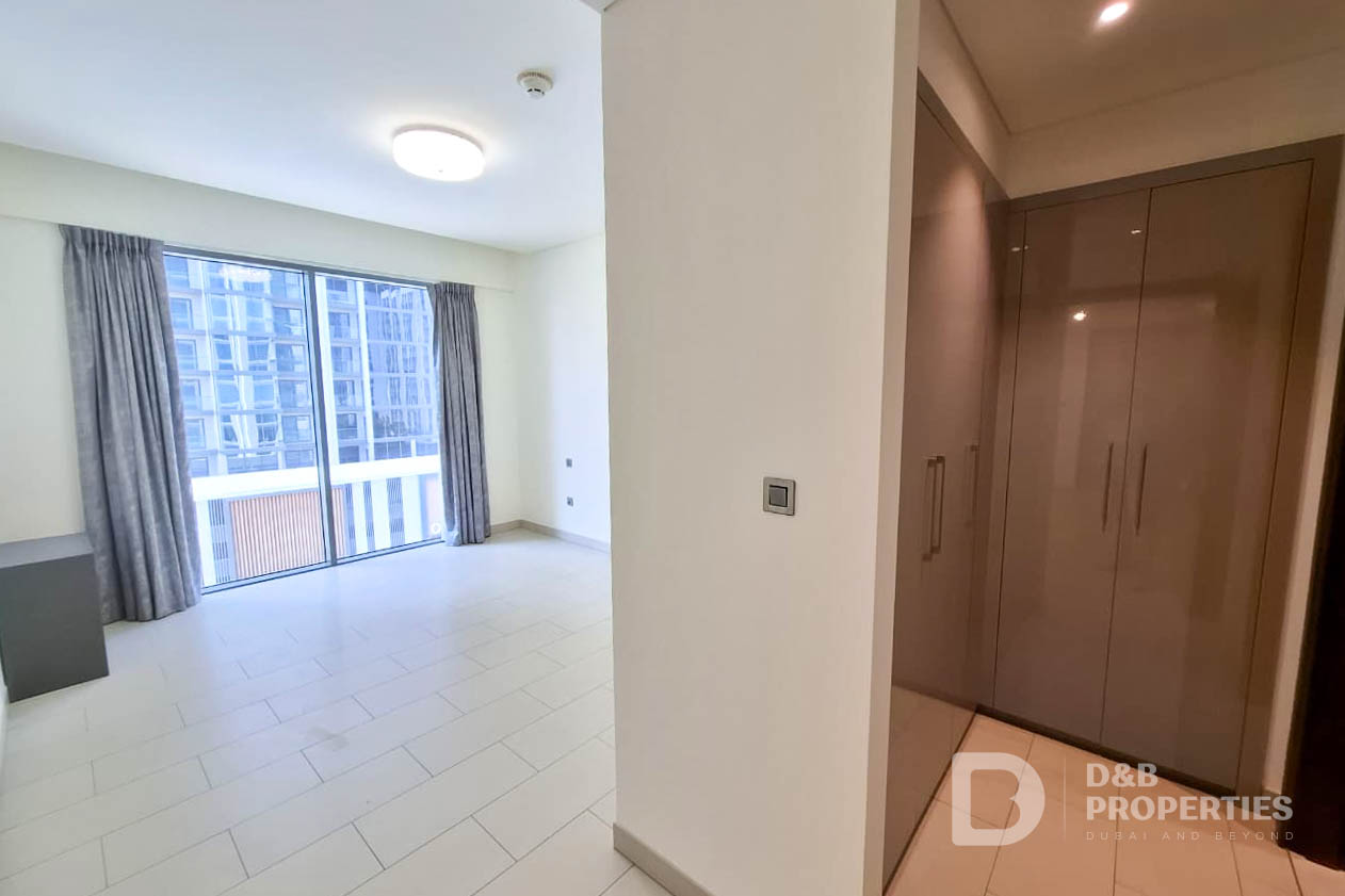 Spacious Layout | Mid Floor | Community View