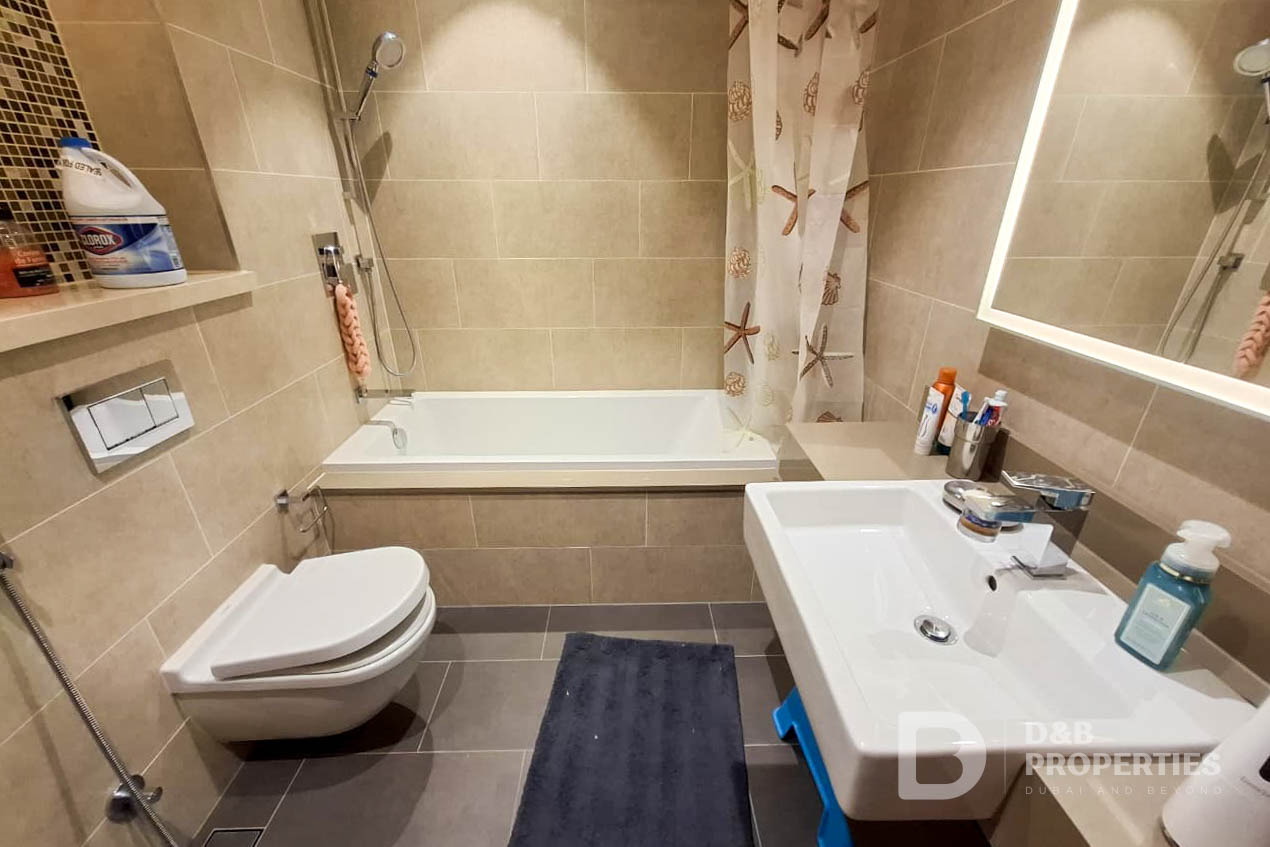Spacious Layout | Mid Floor | Community View