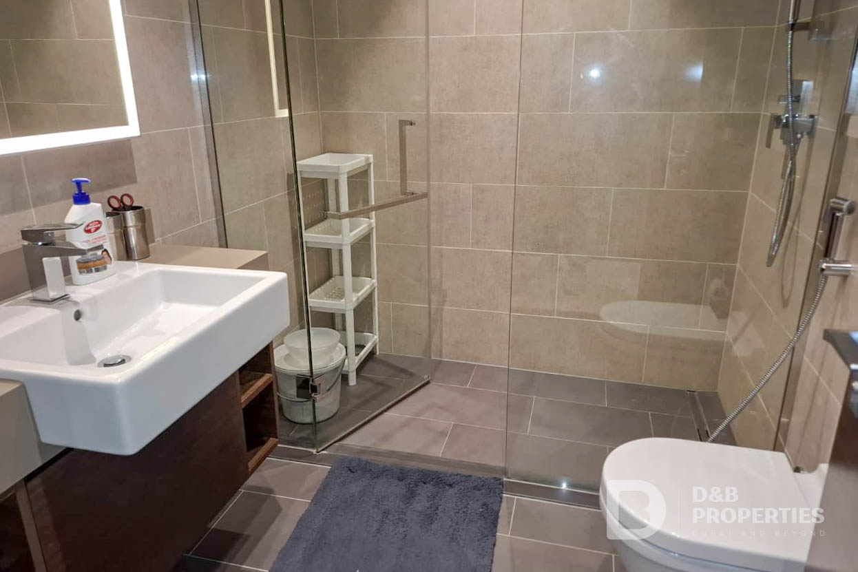Spacious Layout | Mid Floor | Community View