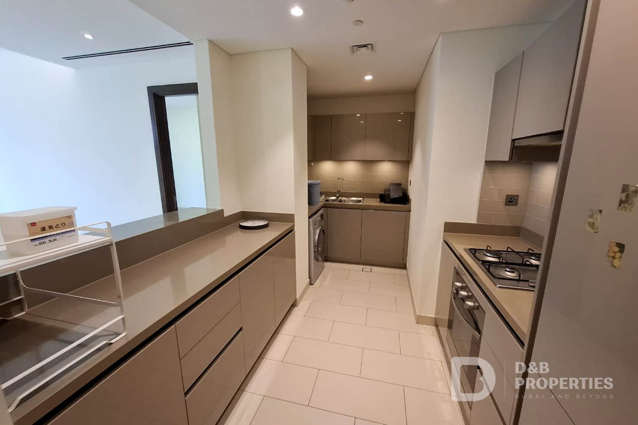 Spacious Layout | Mid Floor | Community View