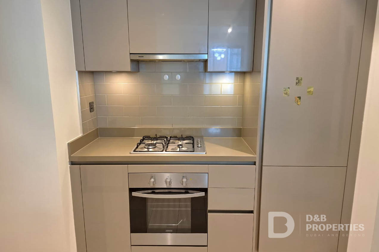 Spacious Layout | Mid Floor | Community View
