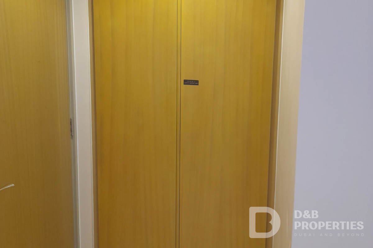 Spacious 1 Bedroom | High Floor | Vacant