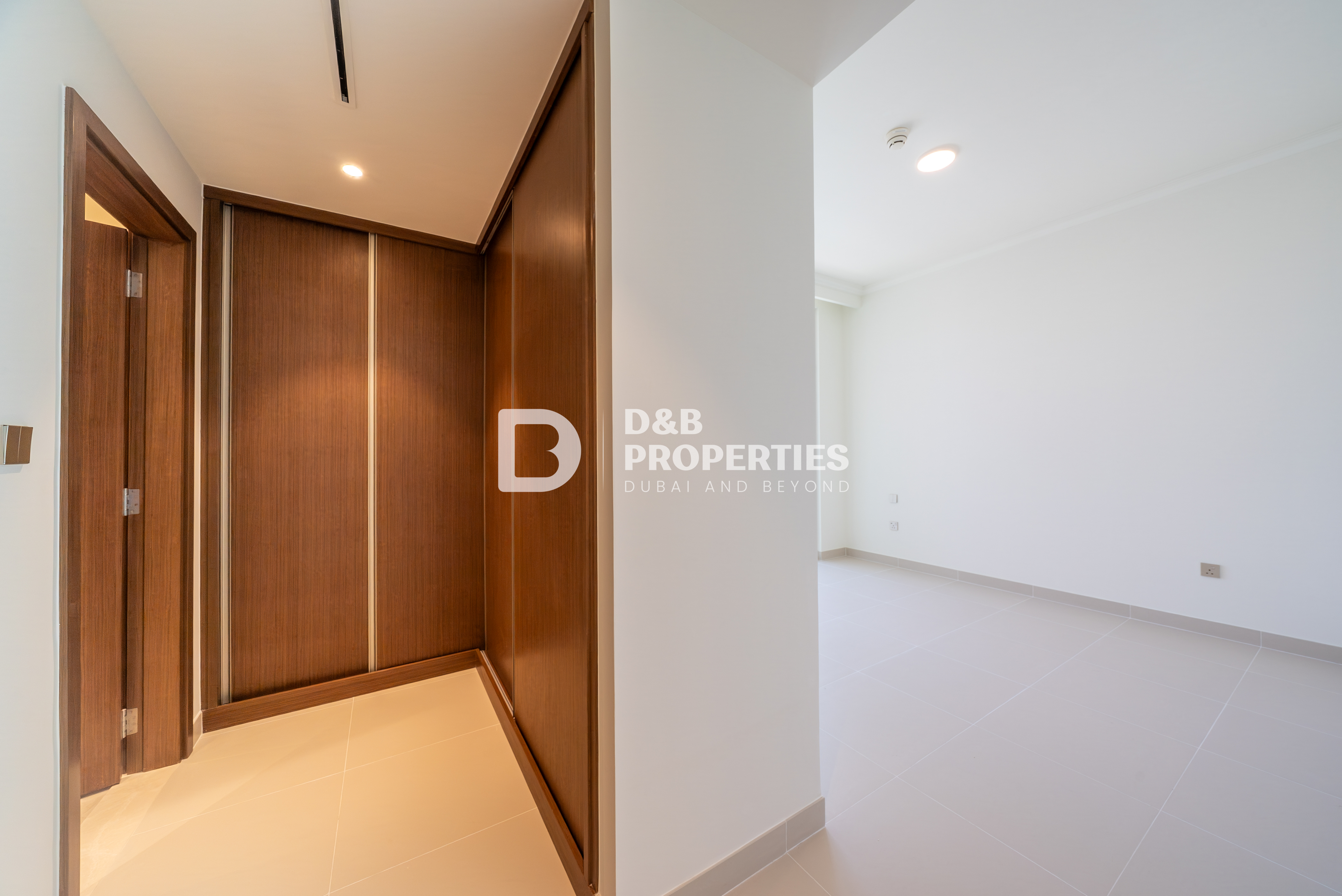 Luxury Waterfront Living | 2 Bedroom | Palm View