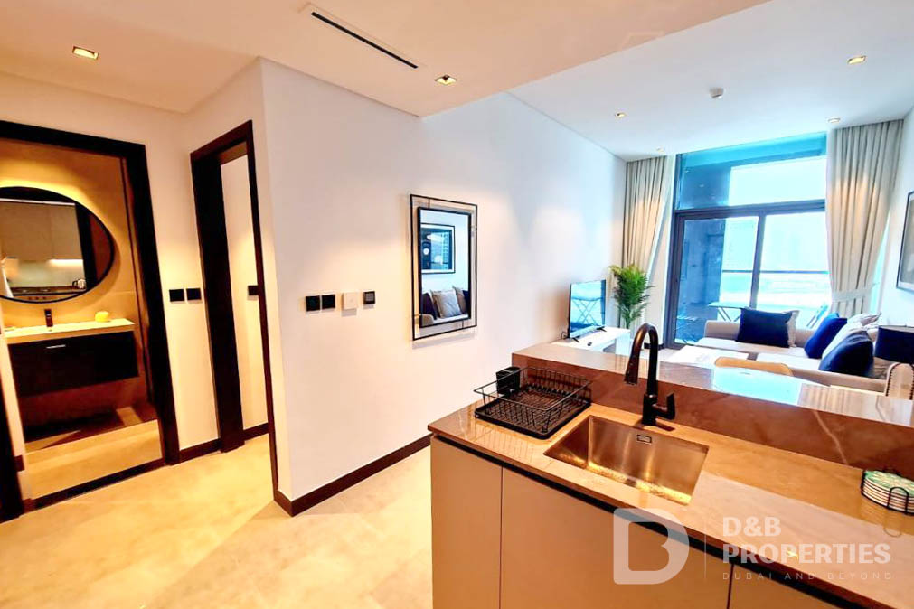 TASTEFULLY FURNISHED | CANAL VIEW | TENANTED