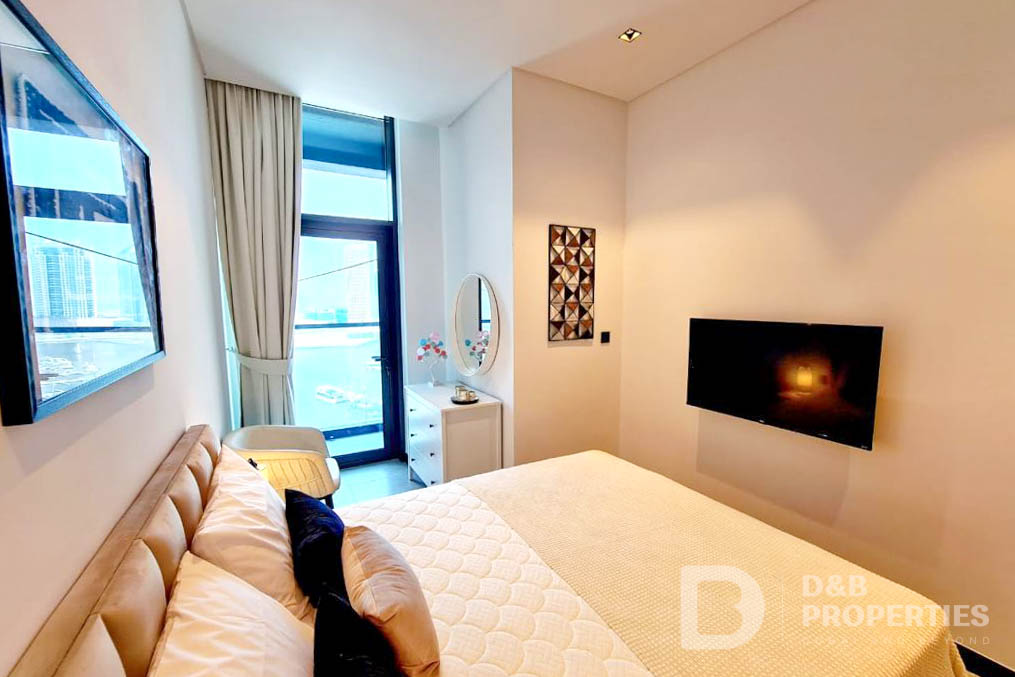 TASTEFULLY FURNISHED | CANAL VIEW | TENANTED