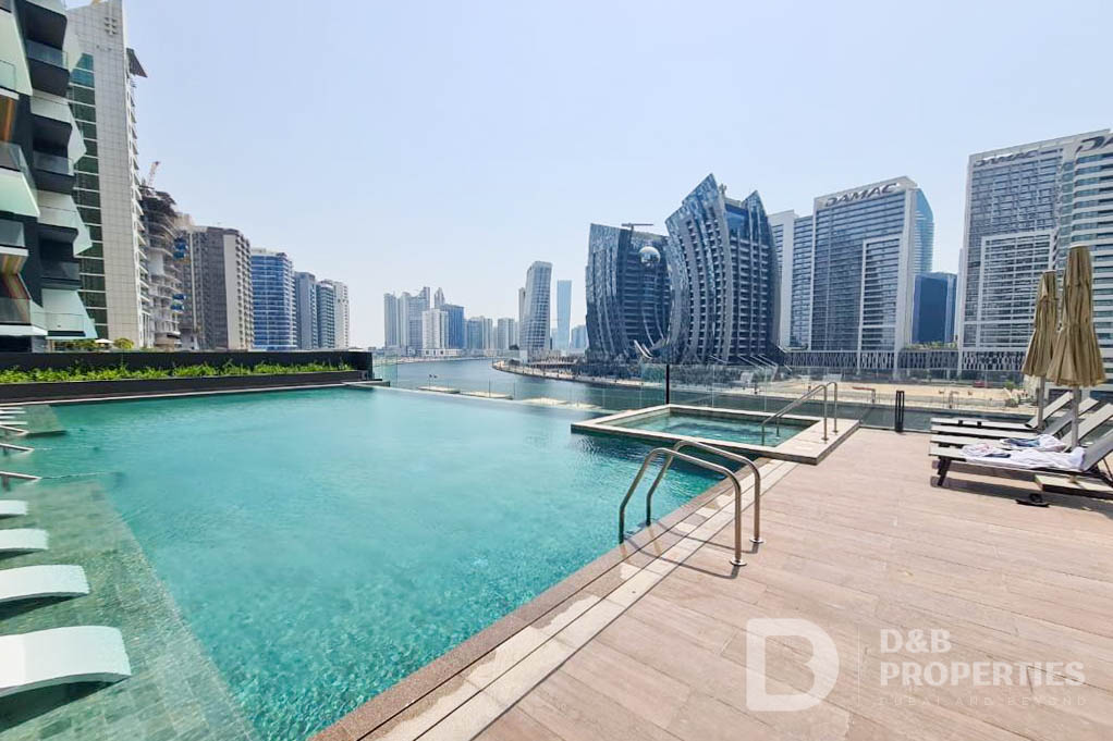 TASTEFULLY FURNISHED | CANAL VIEW | TENANTED